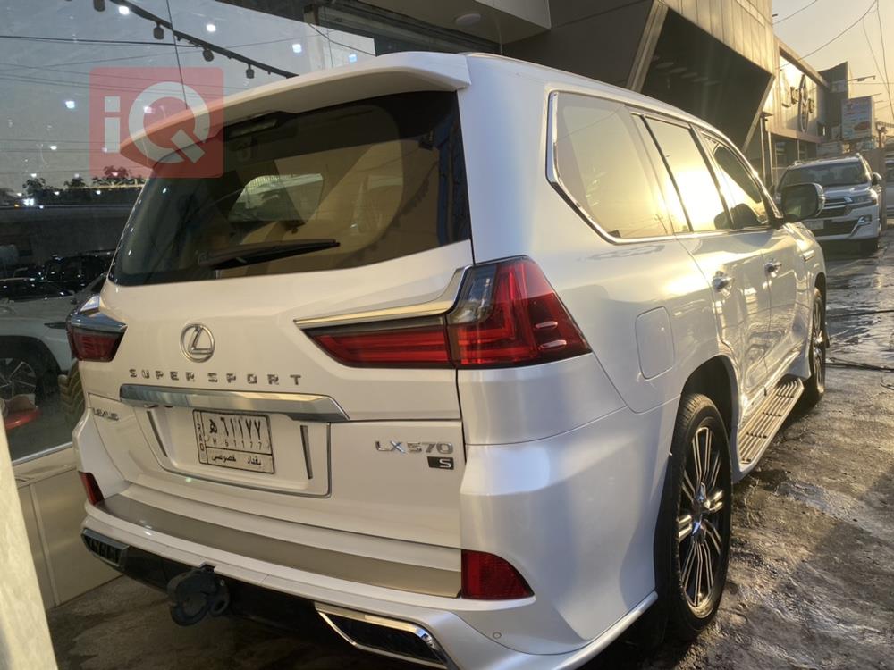 Lexus LX